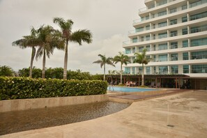 Outdoor pool - APARTAMENTO AMPLIO 3 ALCOBAS FRENTE PLAY (Cartagena)