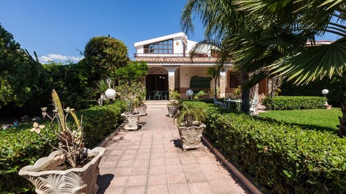 Villa à 150 mètres de la Costa Del Sole, sable et falaise, mer incroyable ...