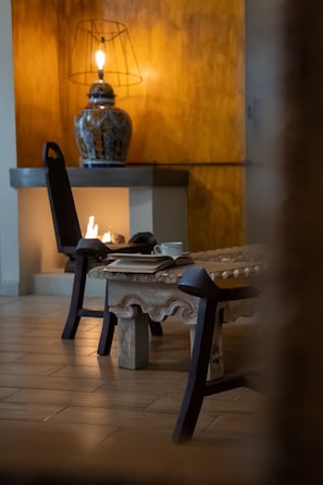 Studio Suite Junior | Seprai antialergi, brankas, dan didekorasi berbeda-beda