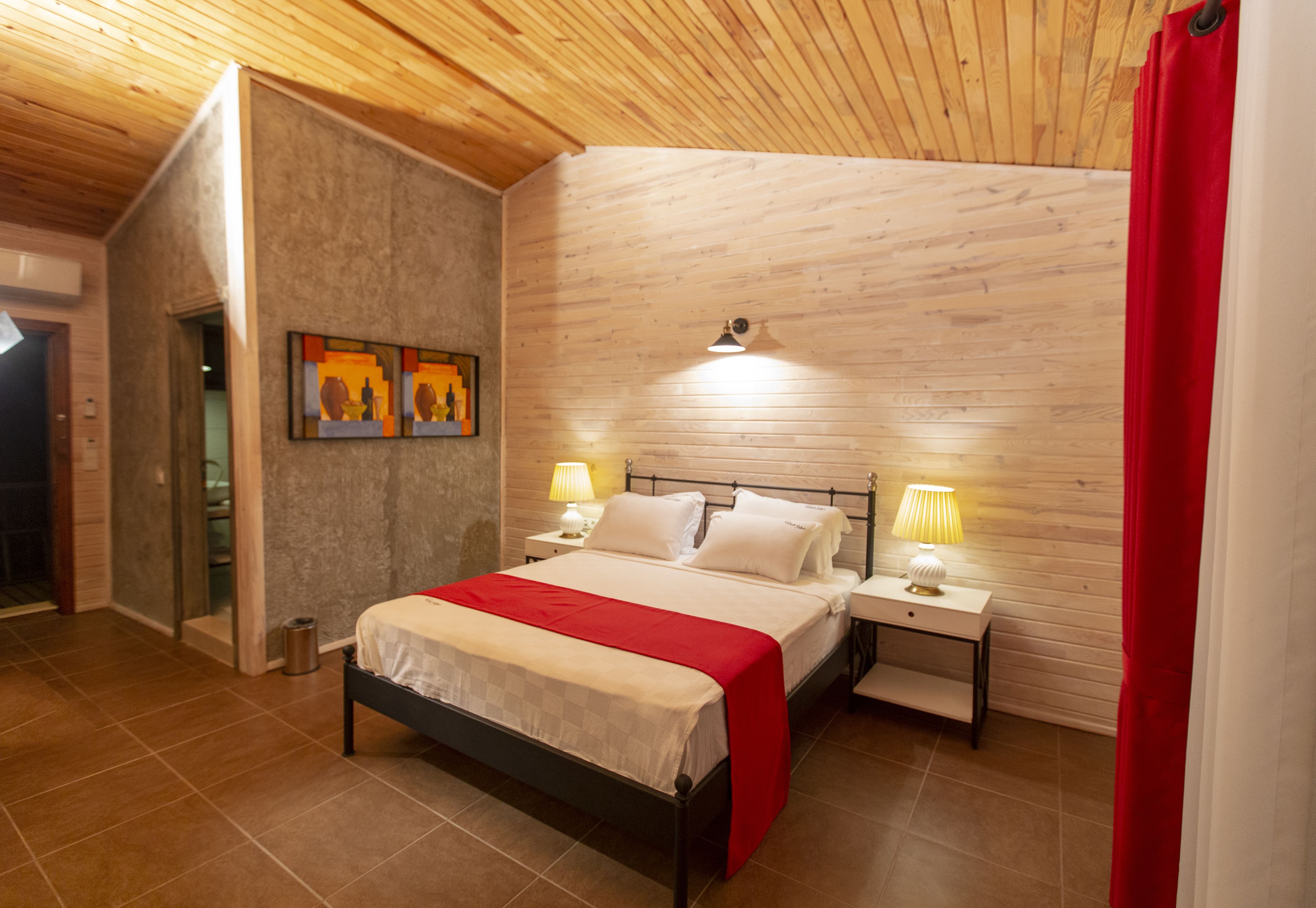 standard double room, 1 queen bed, mountain view (balcony) | 1 bedroom, in-room safe, blackout curtains, free wifi