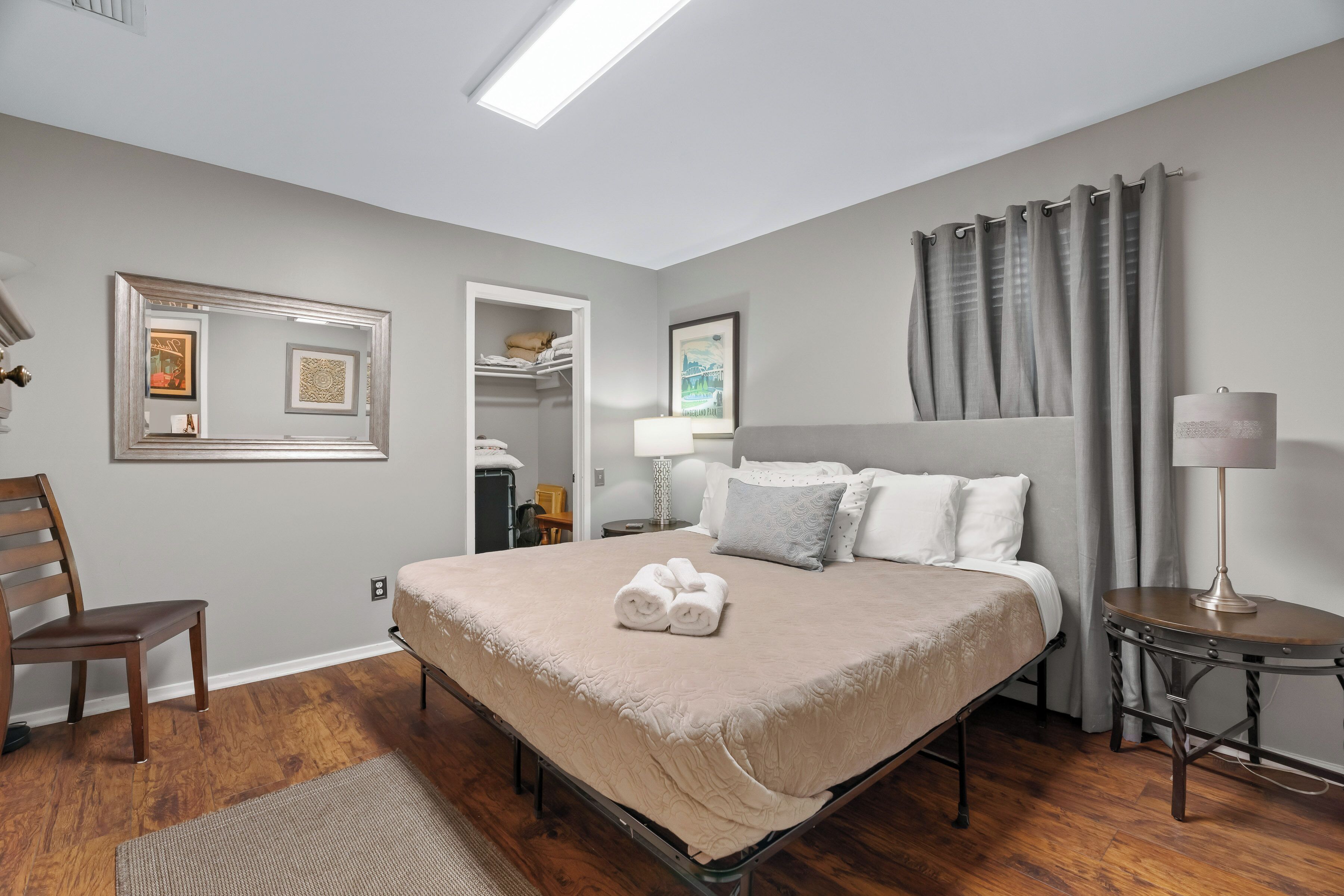 1 bedroom, iron/ironing board, WiFi (free), bed sheets