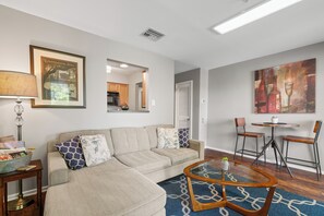 Smart TV - Captain's Quarters Riverfront #3  (Nashville)