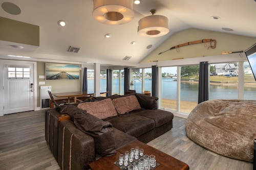 The Mermaid Cottage @ The Cape Cod Canal Compound LODGE