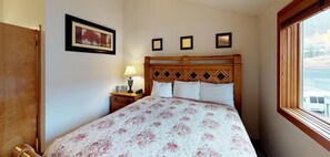 3 室のベッドルーム、インターネット、ベッドシーツ