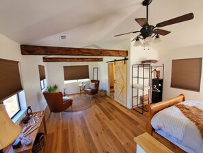 3 bedrooms, desk, iron/ironing board, travel cot