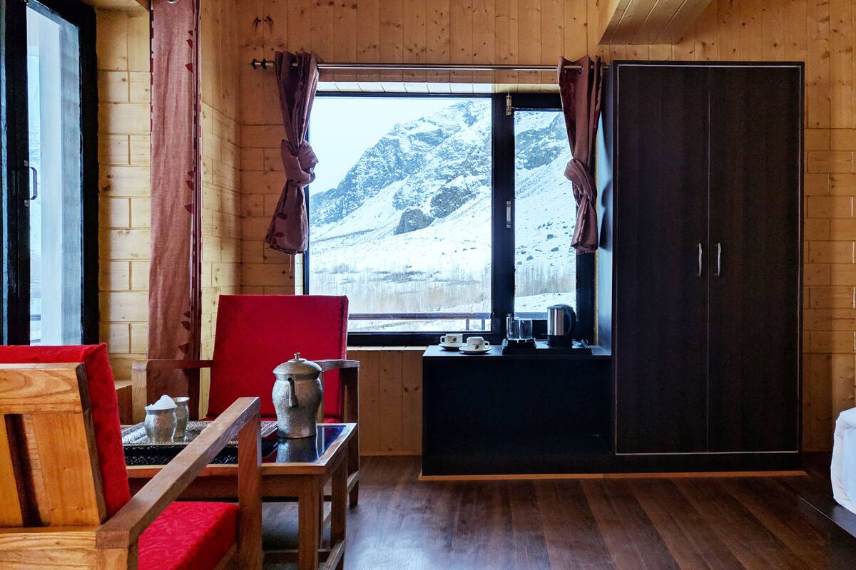 Deluxe Double or Twin Room, River View | Memory foam beds, desk, laptop workspace, blackout drapes