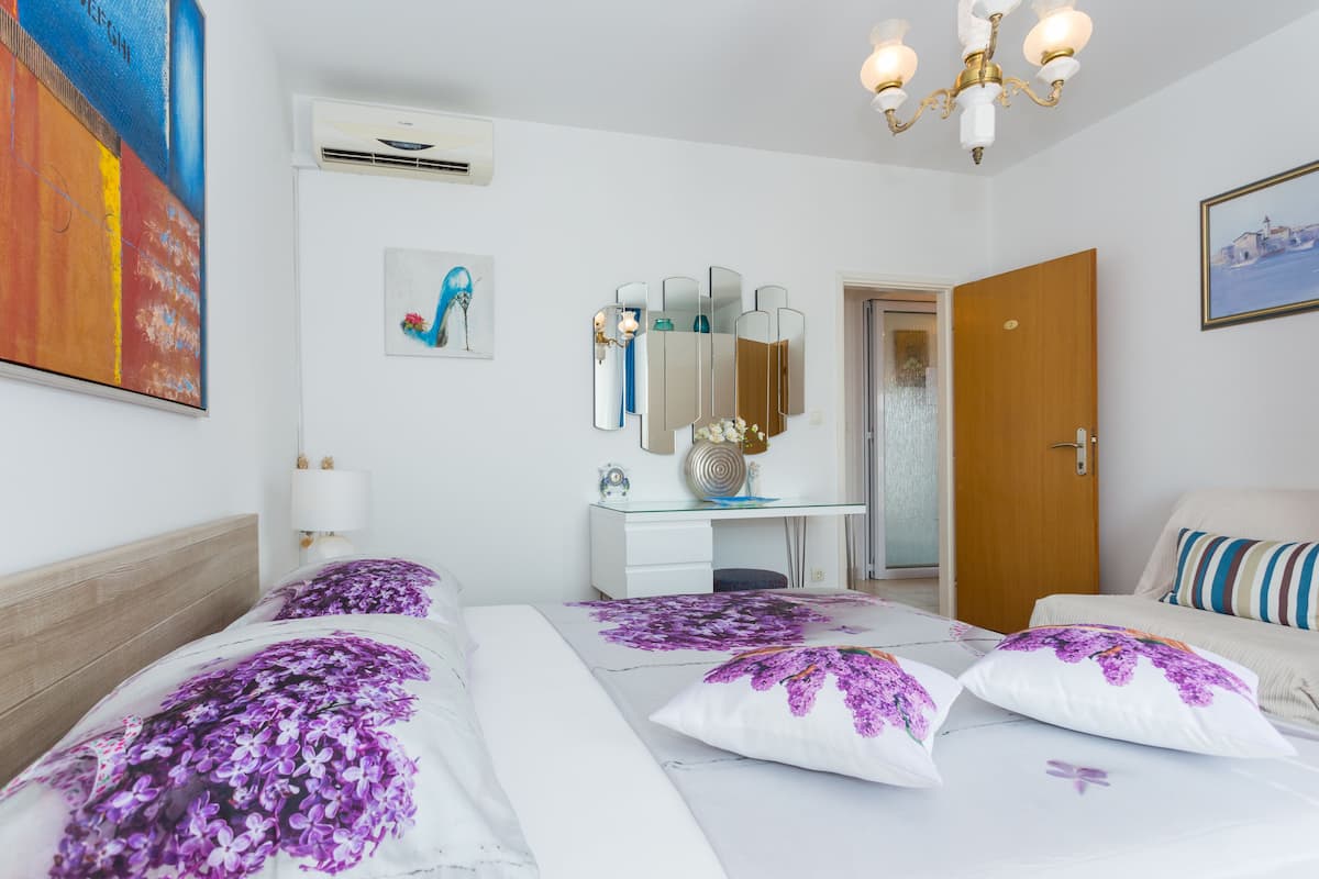Habitación doble económica, vista al mar (1) | Decoración personalizada, muebles diferentes y escritorio