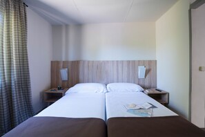 ห้องทวิน, เตียงเดี่ยว 2 เตียง | ผ้าปูที่นอน