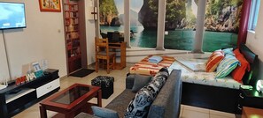 Smart TV, stereo, offices