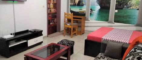 مكتب ومكواة/لوح كي وواي فاي مجانًا وملاءات أسرّة