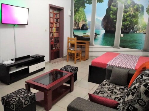 MAGNIFICENT FURNISHED STUDIO