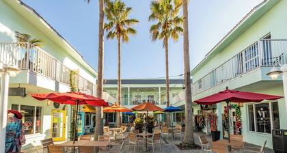 Beautifully Updated Triplex Short Walk to Beach and Perfect for Large Groups