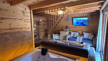 2 bedrooms, premium bedding, Select Comfort beds, individually decorated