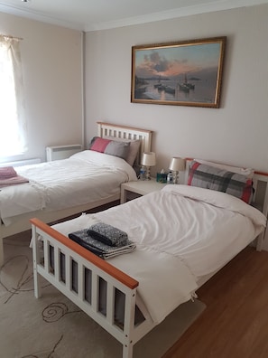 3 bedrooms, desk, iron/ironing board, travel crib