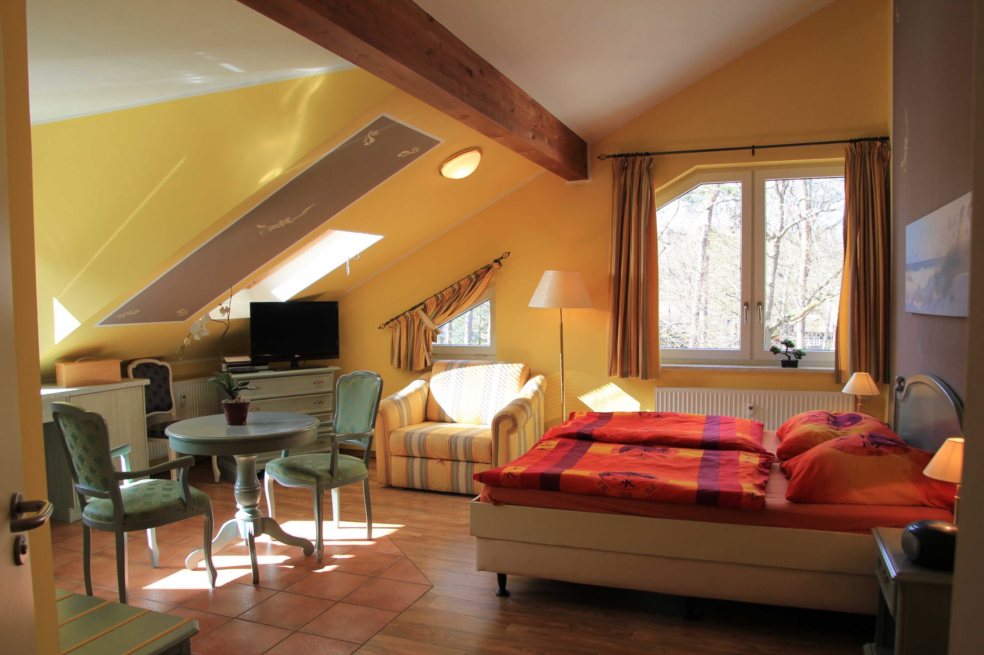 1 bedroom, in-room safe, travel crib, WiFi