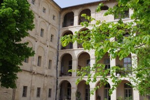 Exterior - Clos des Arts Hanging (Avignon)