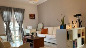 Ven Luxury Apartment | Premium bedding, in-room safe, blackout drapes, soundproofing