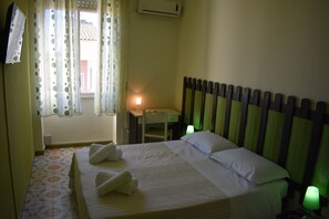 1 bedroom, WiFi - Still White Beach **** Wonderful room facing the sea (Avola)