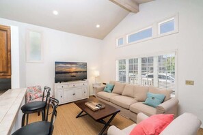 Smart TV, fireplace, offices