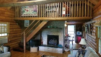 Télévision, cheminée