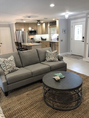 Smart TV, table tennis