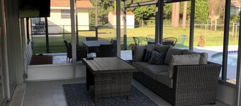 MODERN * OPVARMET POOL * TÆNG TIL STRAND * Kæledyrsvenlig * FANGET Gård