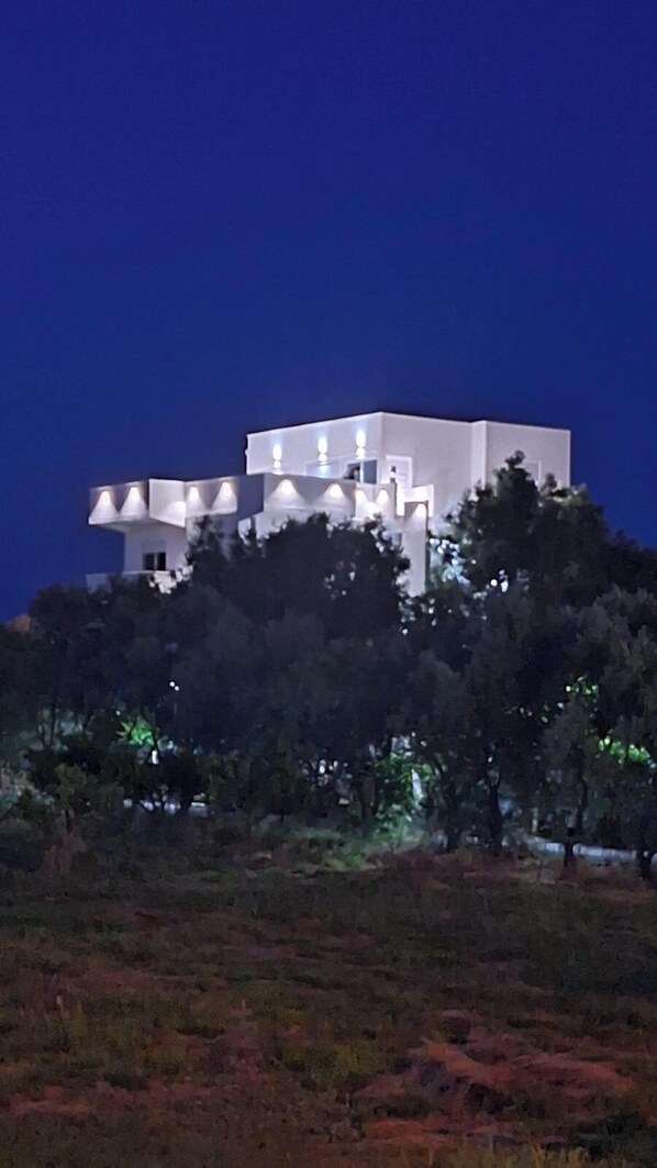 Façana frontal de l'allotjament