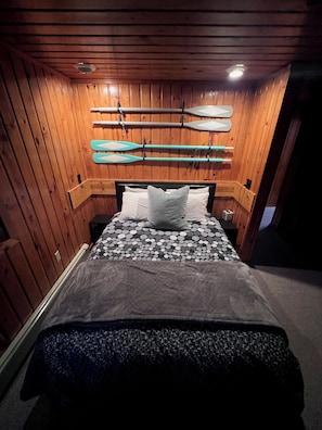 3 bedrooms, iron/ironing board, travel crib, free WiFi