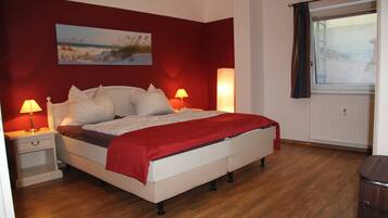 2 habitaciones, caja de seguridad en la habitación y cuna de viaje