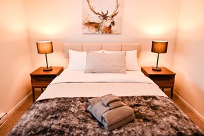 4 chambres, fer et planche à repasser, lit de bébé portatif, Wi-Fi