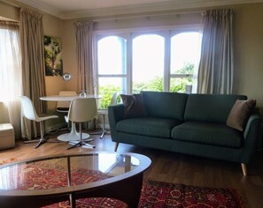 Smart TV - Views, Sun, Outdoor Living & Walk to the Beach! (Moana)