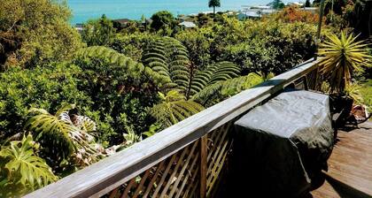 Views, Sun, Outdoor Living & Walk to the Beach!