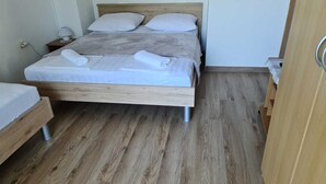1 bedroom, WiFi (free), bed sheets - Apartment Mihalić (10070-A1) (Silo - island Krk)