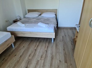 1 bedroom, free WiFi, bed sheets