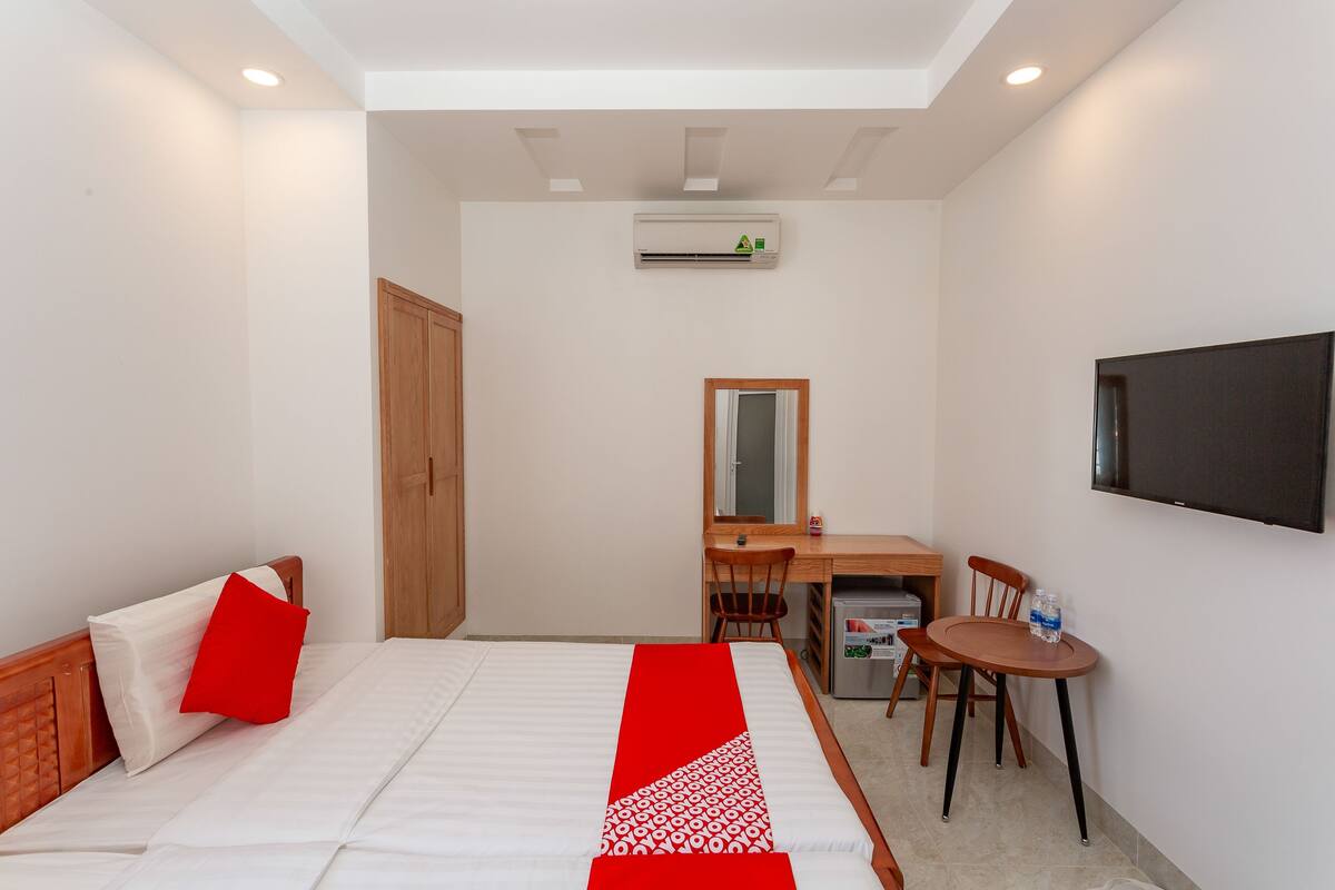 Standard Twin Room | Desk, rollaway beds (surcharge), WiFi (free)