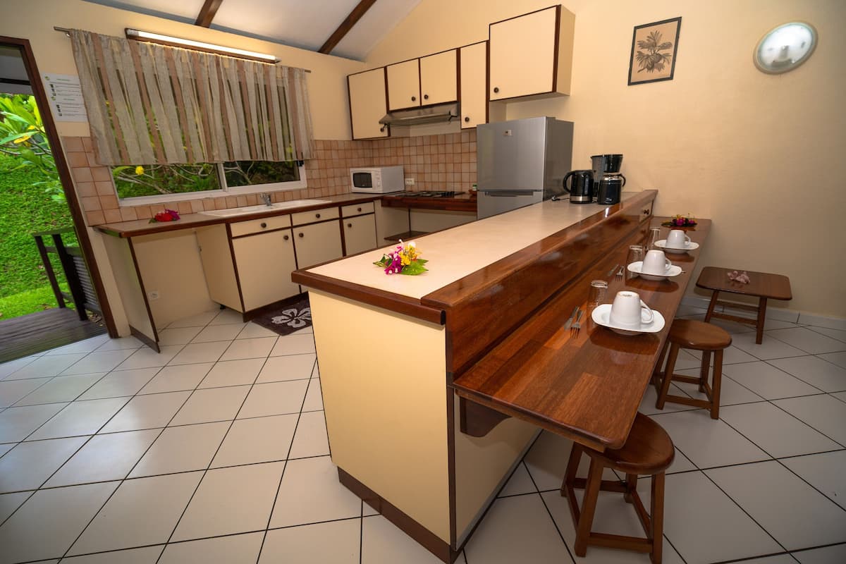 house, ensuite | private kitchen | mini-fridge, coffee/tea maker, electric kettle, high chair