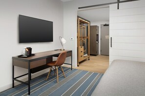 Coffres-forts dans les chambres, bureau, fer et planche Ă repasser