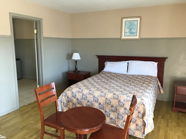 Economy-Suite | 1 Schlafzimmer, hochwertige Bettwaren, Daunenbettdecken