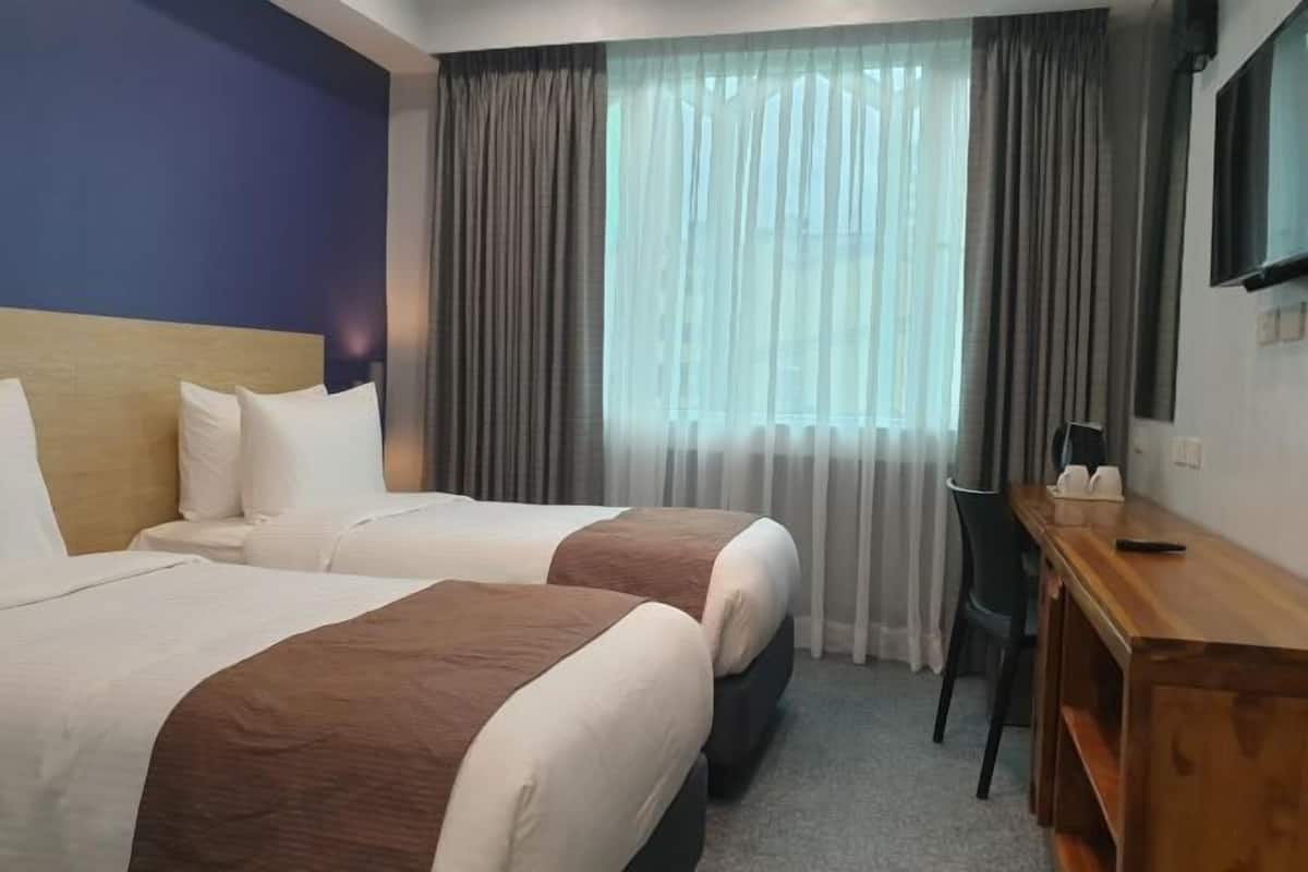 In-room safe, free WiFi, bed sheets