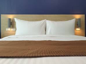 Prestige Room | In-room safe, free WiFi, bed sheets - Leez Inn Makati (Makati)