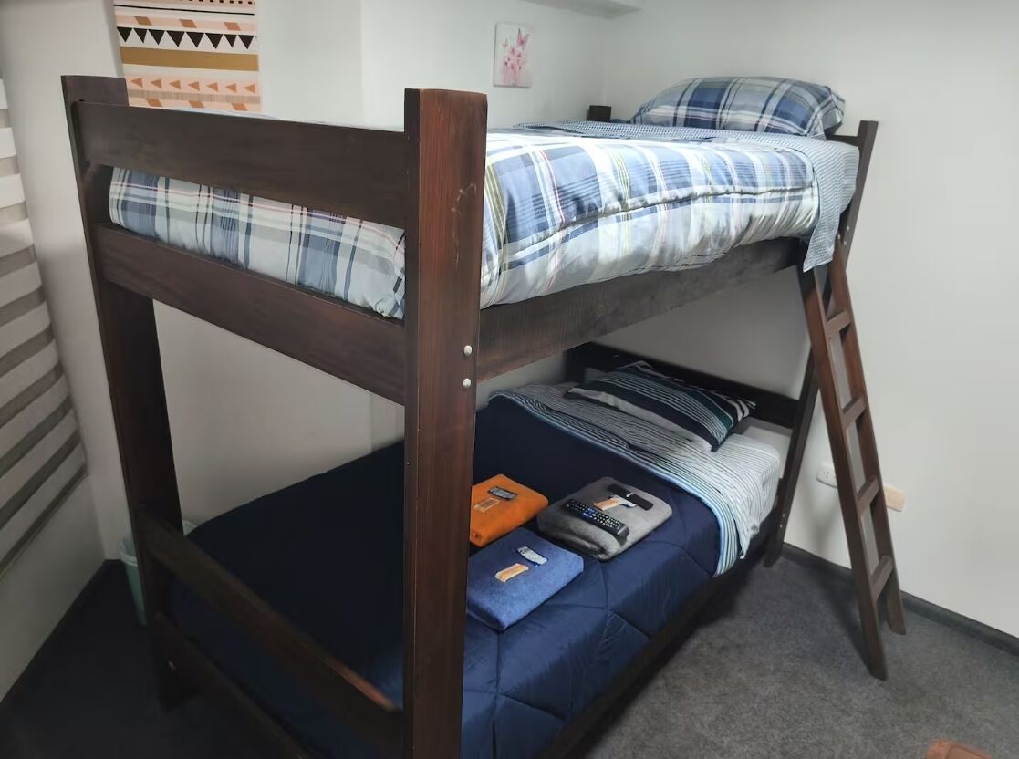 4 soverom, safe på rommet, strykejern/-brett og wi-fi (inkludert)