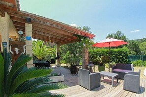 Outdoor dining - Club Villamar - Wonderful villa with big garden and private pool, in a quiet place (Santa Cristina de Aro)