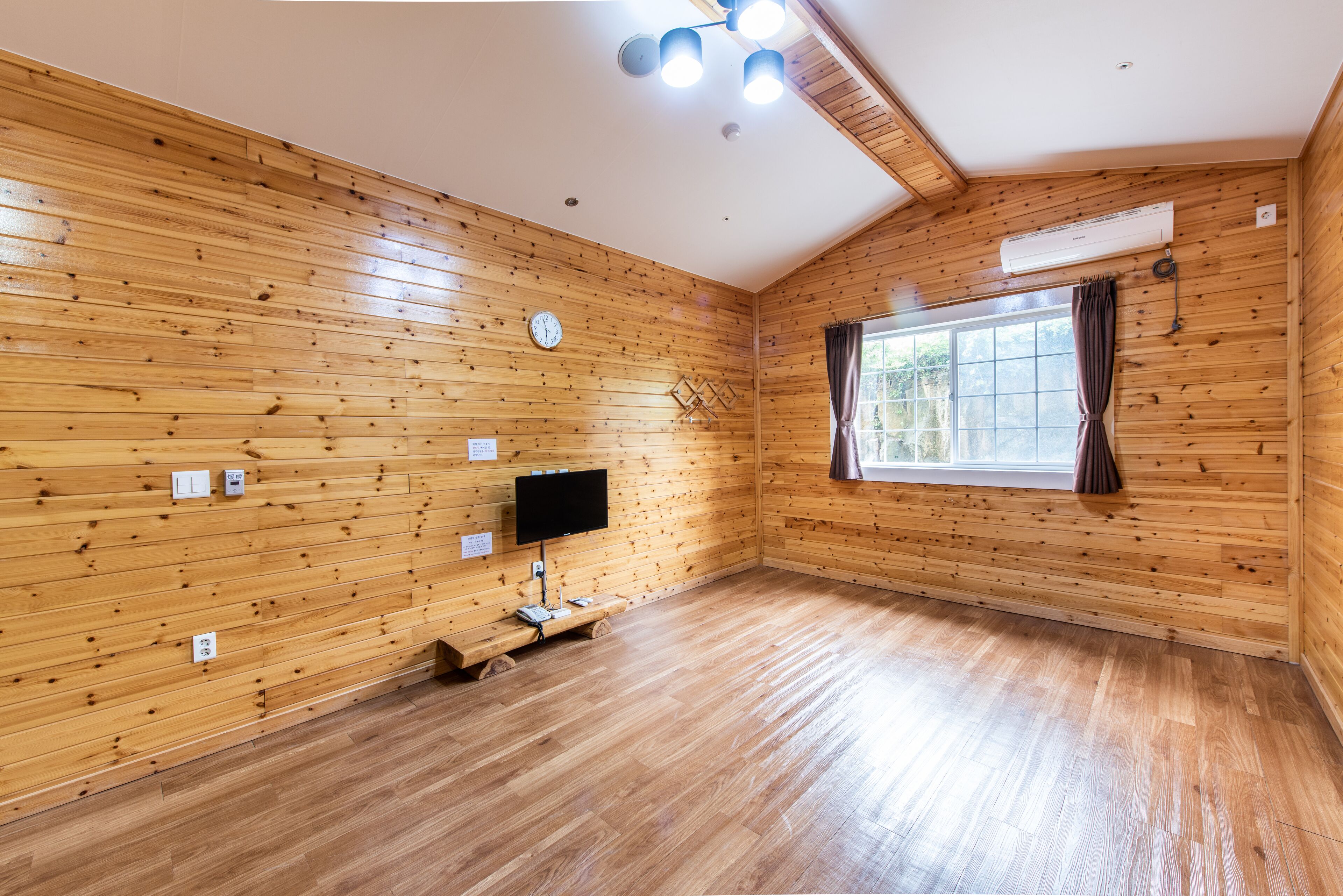 traditional room (ondol) | blackout curtains, free wifi