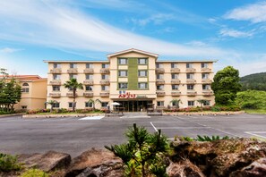 Front of property - Chamonix Resort (Seogwipo)