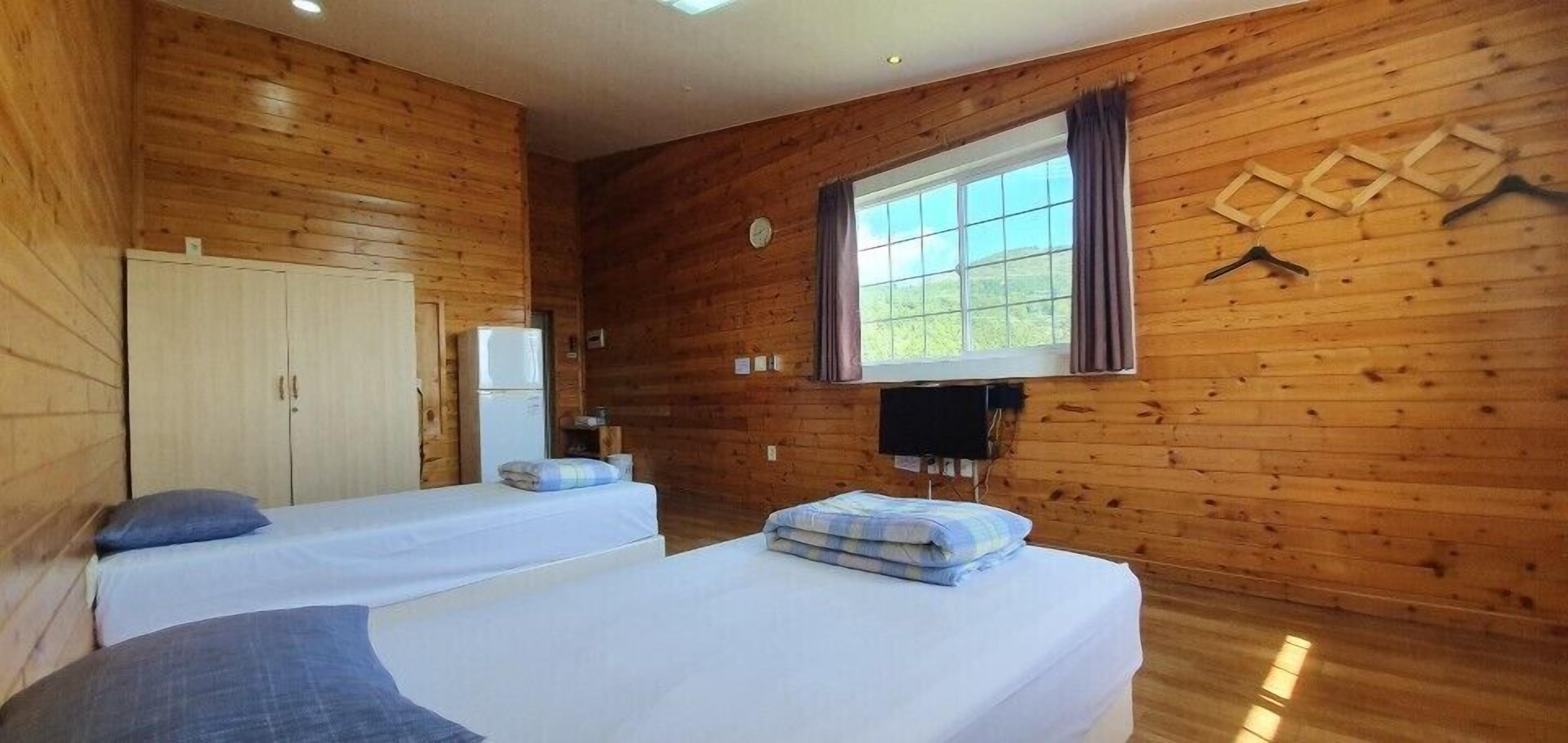 twin room, partial ocean view | blackout curtains, free wifi