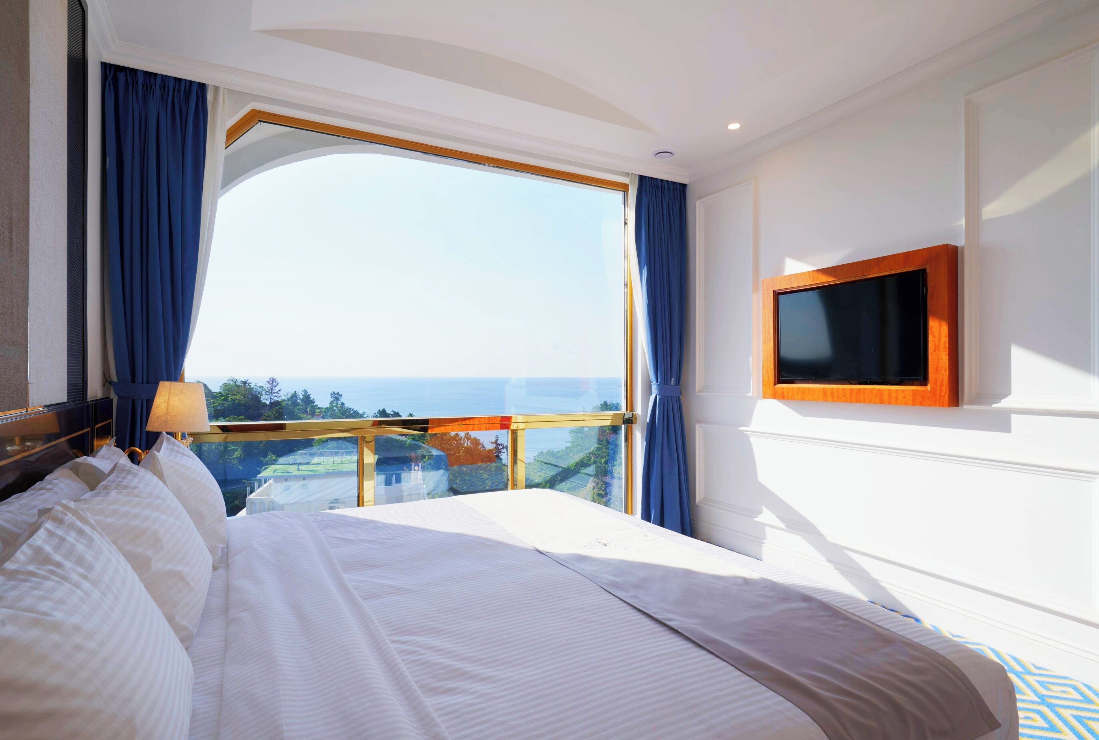 ocean view royal suite with jacuzzi | view from room