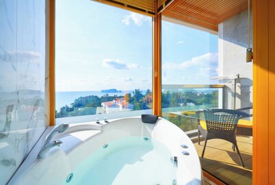 GoldOne Hotel & Suites
