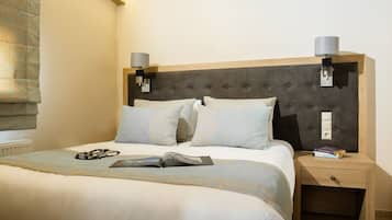 1 bedroom, desk, soundproofing, iron/ironing board