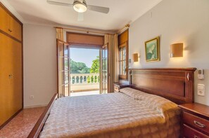 3 bedrooms, free WiFi - Club Villamar - Family friendly 3-bedroom villa with private pool, beautiful garden and located c... (Lloret de Mar)