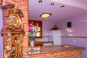 Interior - Club Villamar - Family friendly 3-bedroom villa with private pool, beautiful garden and located c... (Lloret de Mar)